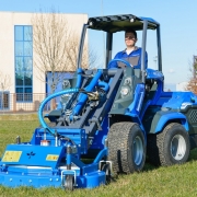 Многофункциональный сочлененный мини-трактор MultiOne 7.3S - Продажа сельскохозяйственной и дорожно-коммунальной техники и оборудования - УралАгроТех