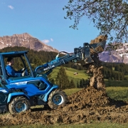 Многофункциональный сочлененный мини-трактор MultiOne 8.5S - Продажа сельскохозяйственной и дорожно-коммунальной техники и оборудования - УралАгроТех